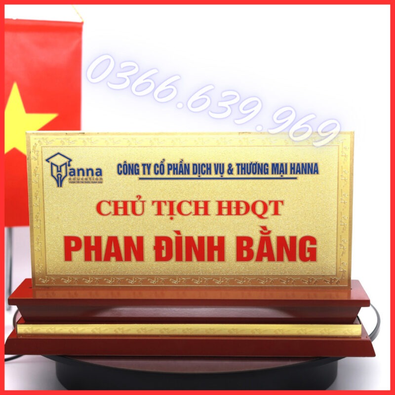 Biển tên đế gỗ 2 mặt đồng