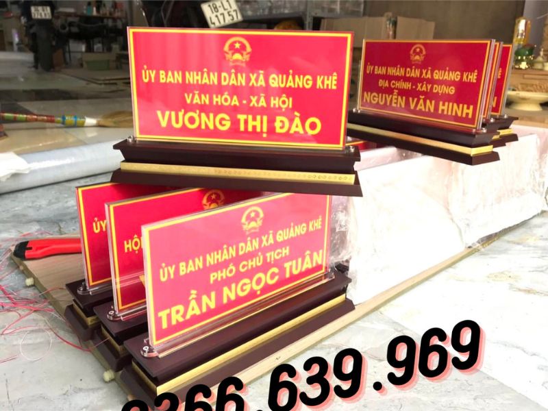 cách thiết kế biển tên thu hút