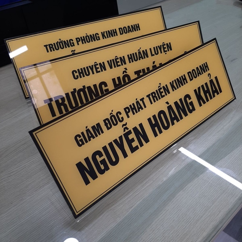 forn chữ biển chức danh